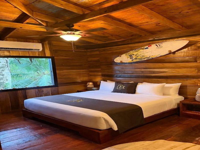 Central Hotel Bocas Del Toro image
