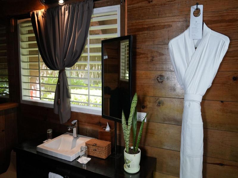 Central Hotel Bocas Del Toro image