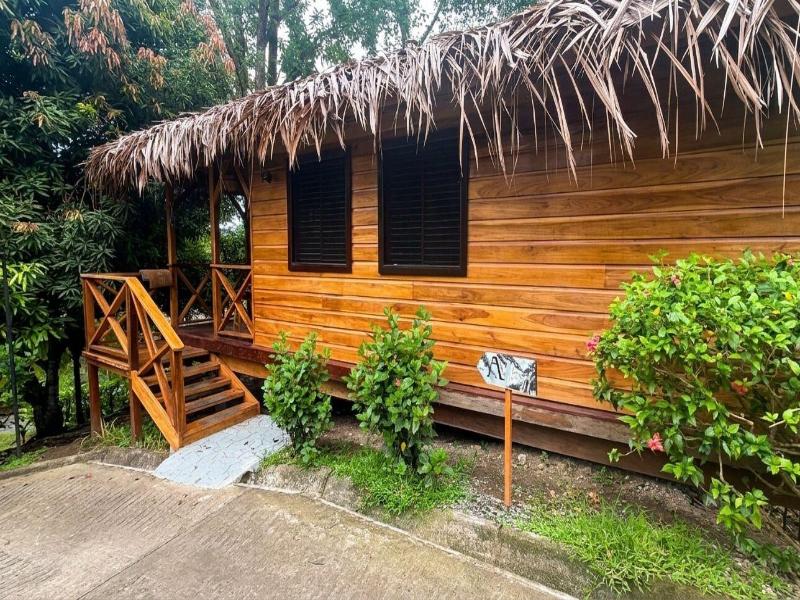 Central Hotel Bocas Del Toro image