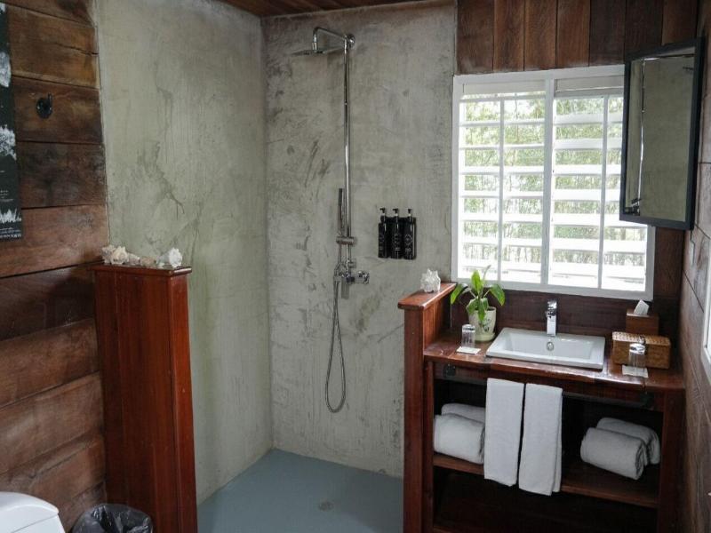 Central Hotel Bocas Del Toro image
