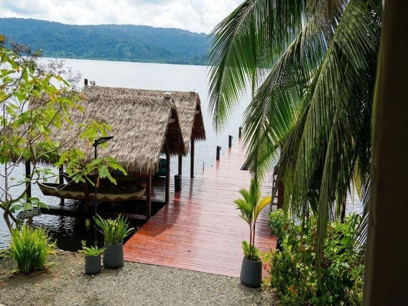 Central Hotel Bocas Del Toro image