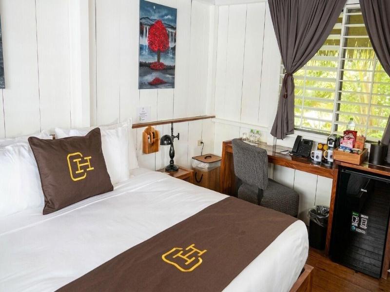 Central Hotel Bocas Del Toro image