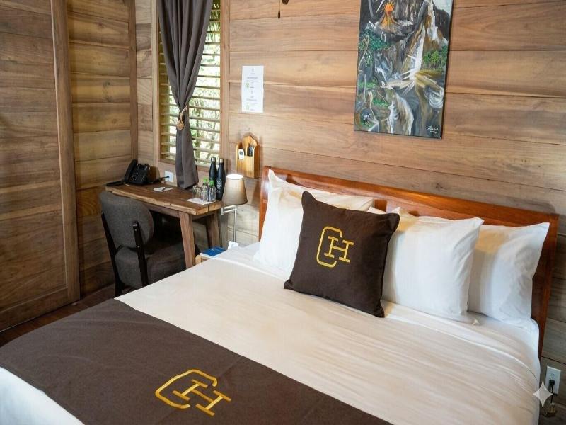 Central Hotel Bocas Del Toro image