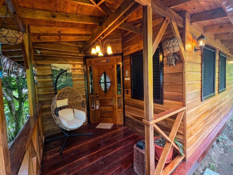 Central Hotel Bocas Del Toro image