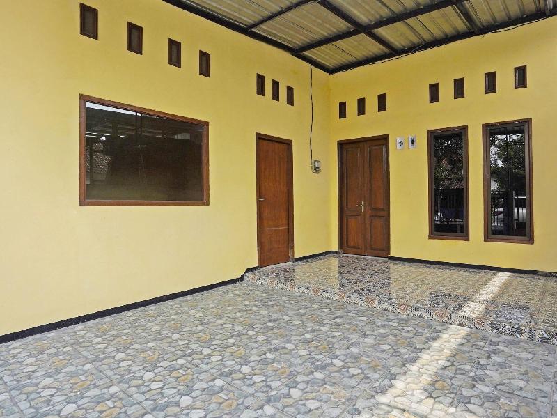 Oyo Life 91869 Insan Mulia Kost Syariah image