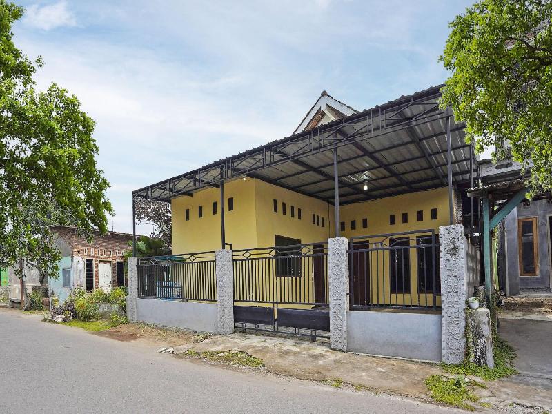 Oyo Life 91869 Insan Mulia Kost Syariah image