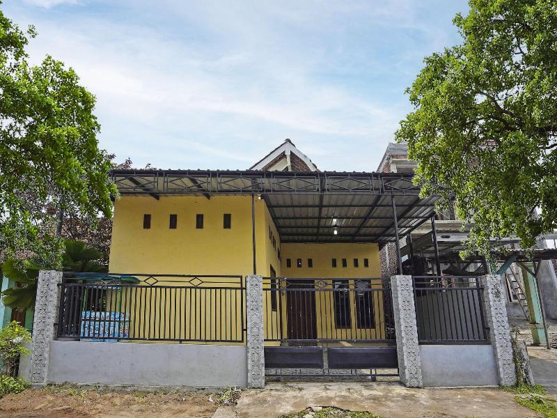 Oyo Life 91869 Insan Mulia Kost Syariah image