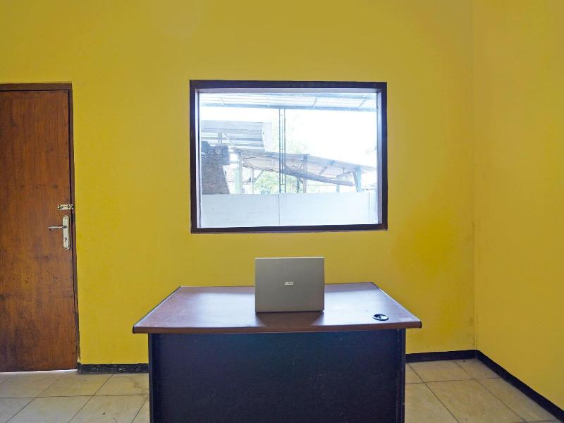 Oyo Life 91869 Insan Mulia Kost Syariah image