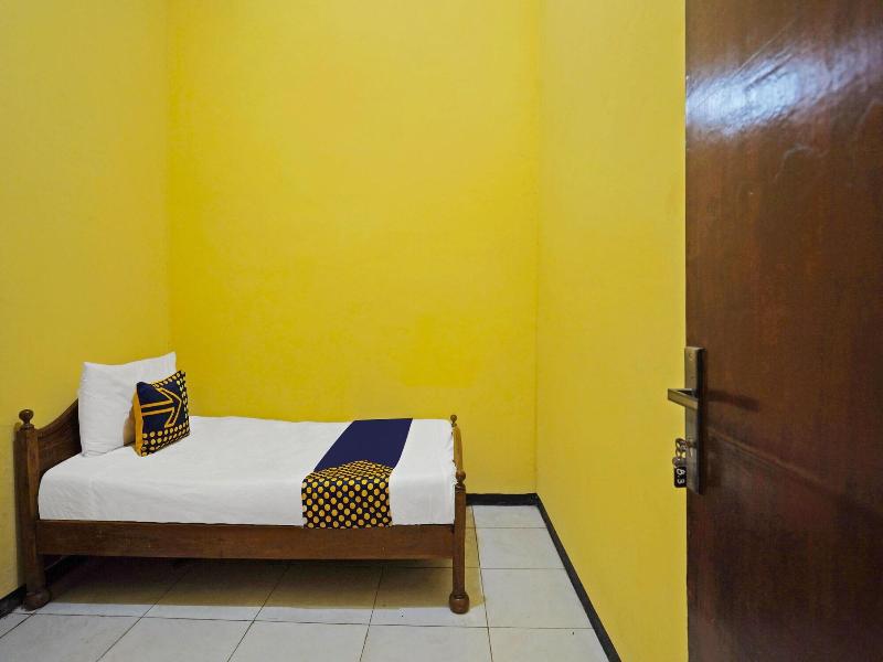 Oyo Life 91869 Insan Mulia Kost Syariah image