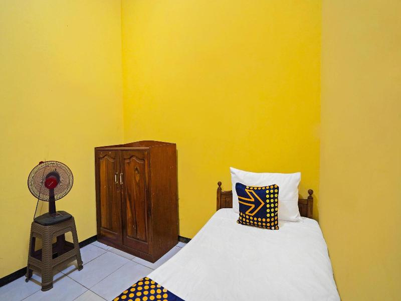 Oyo Life 91869 Insan Mulia Kost Syariah image