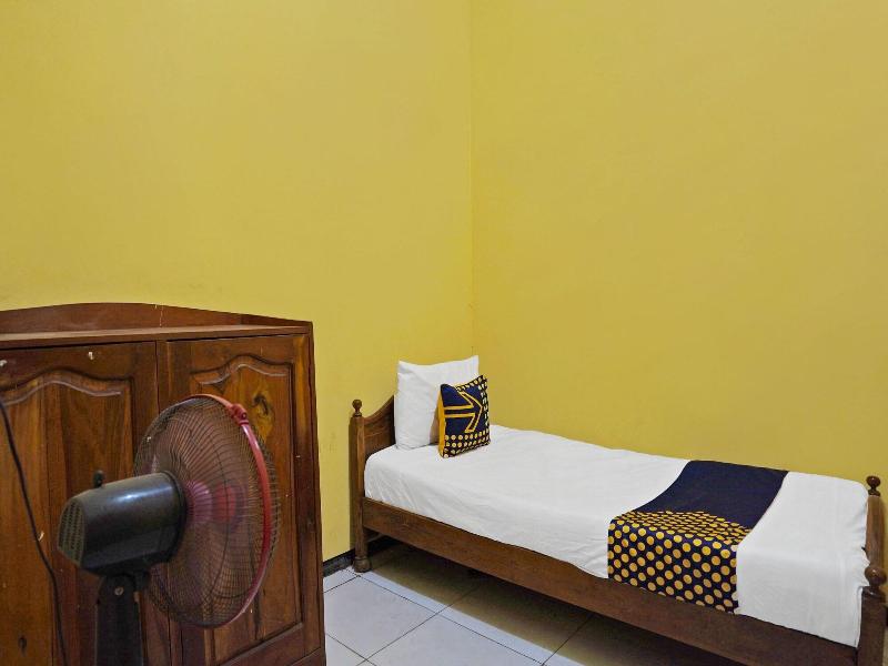 Oyo Life 91869 Insan Mulia Kost Syariah image