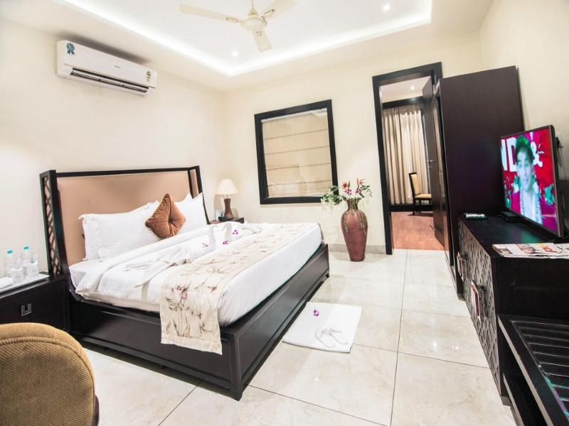 Club Paraiso, Raipur