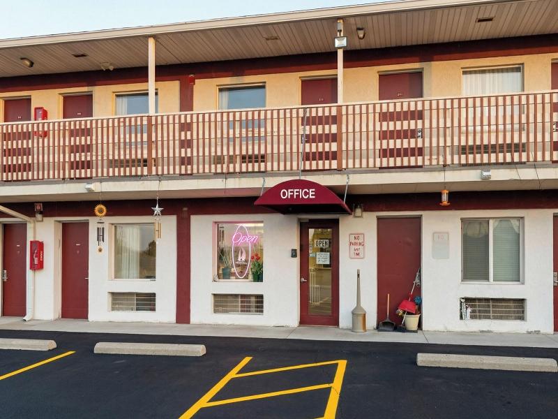 Lake Erie Lodge