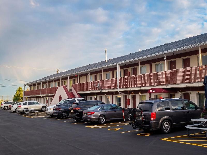 Lake Erie Lodge