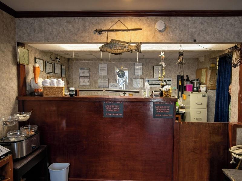 Lake Erie Lodge