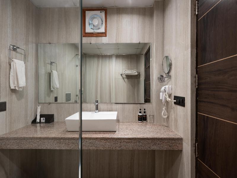Span Inn & Suites By Alivaa Hotel image