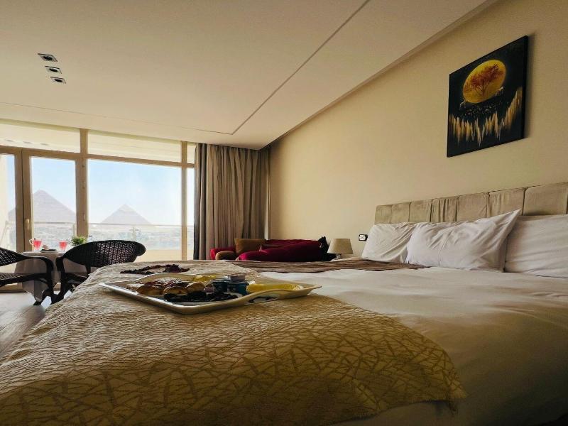 Roone Pyramids View Inn image