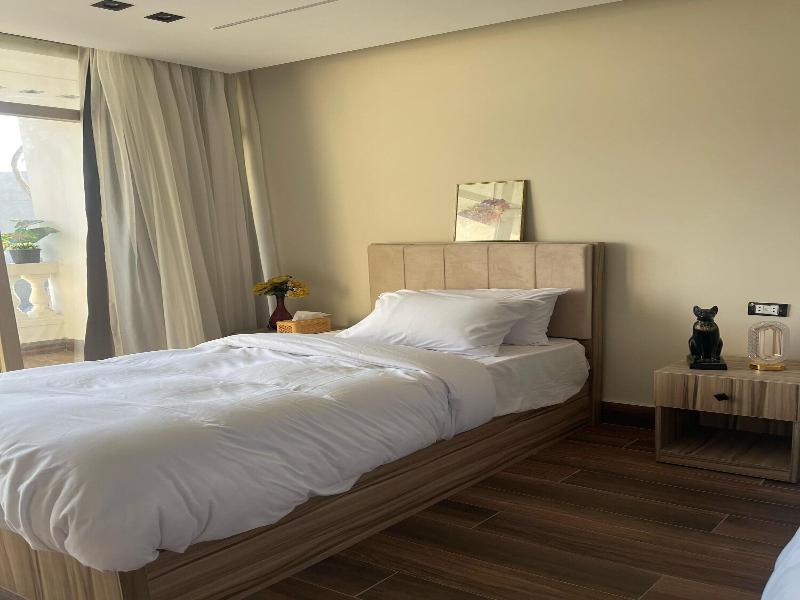 Roone Pyramids View Inn image