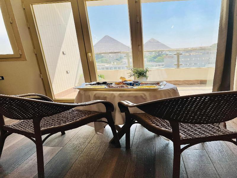 Roone Pyramids View Inn image