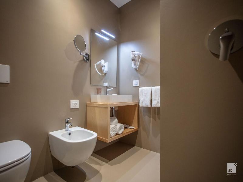 The Lady C High Apartments image