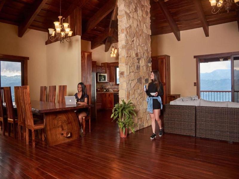 Hotel Pico Colorado image