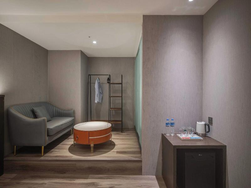 Fun Stay Inn Ximen image