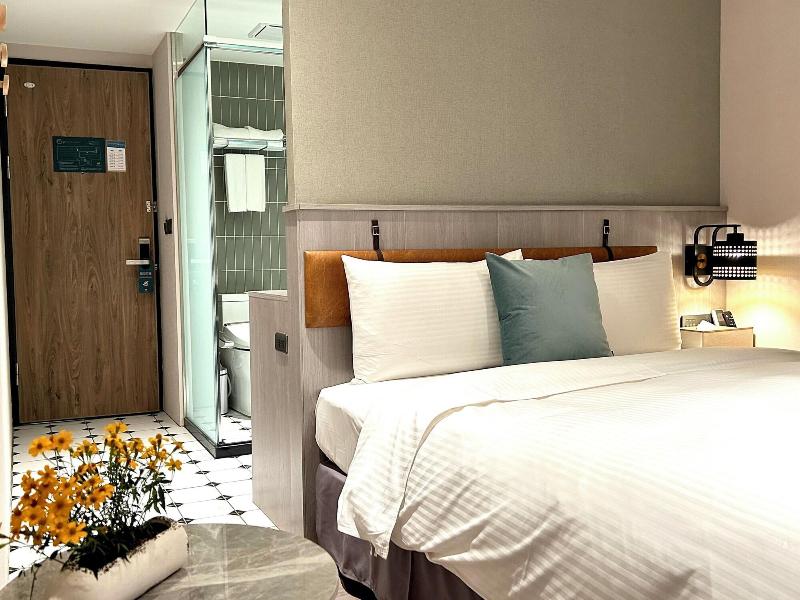 Fun Stay Inn Ximen image