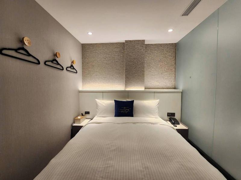 Fun Stay Inn Ximen image