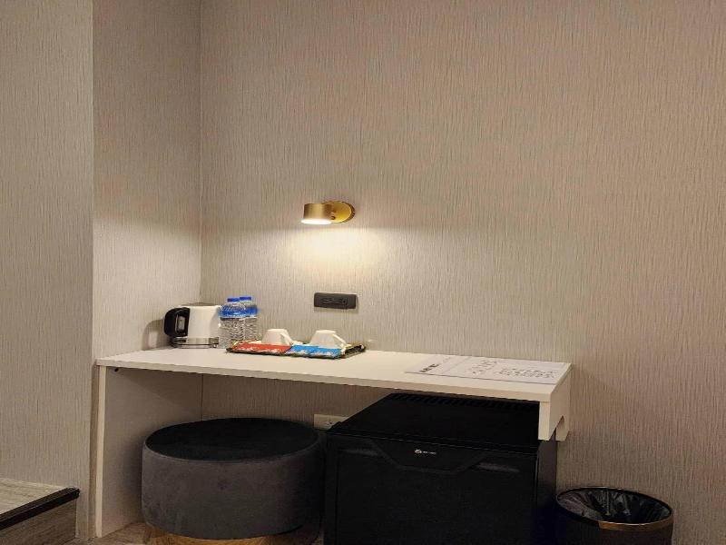 Fun Stay Inn Ximen image