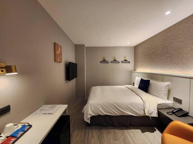 Fun Stay Inn Ximen image