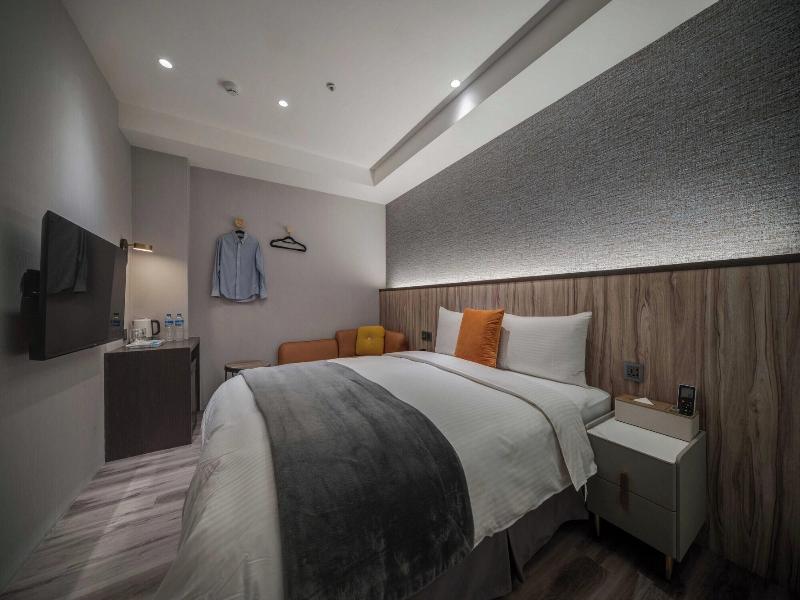 Fun Stay Inn Ximen image
