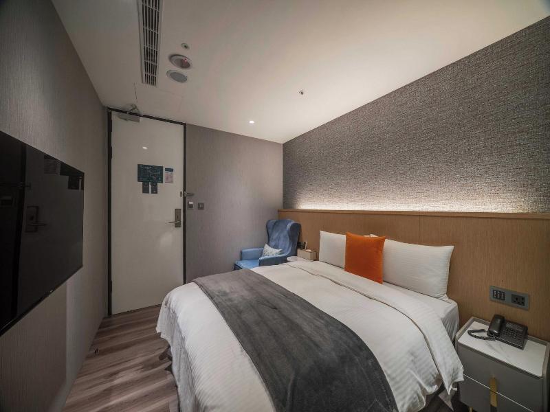 Fun Stay Inn Ximen image
