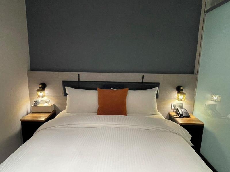 Fun Stay Inn Ximen image