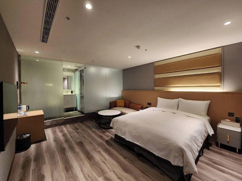 Fun Stay Inn Ximen image
