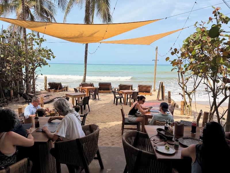 Makao Beach Hotel image