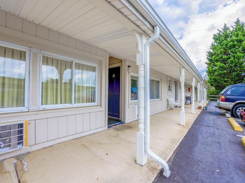 Relax Inn By Oyo Natural Bridge I 81