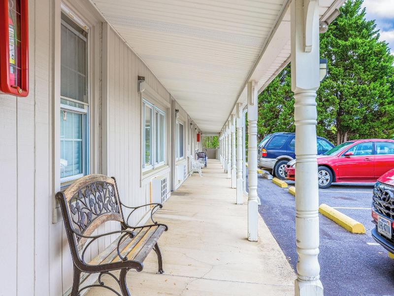 Relax Inn By Oyo Natural Bridge I 81