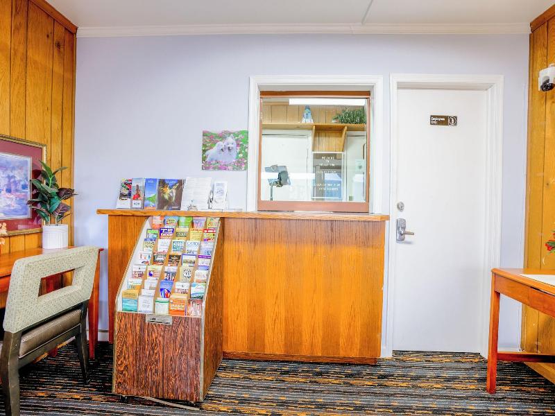Relax Inn By Oyo Natural Bridge I 81