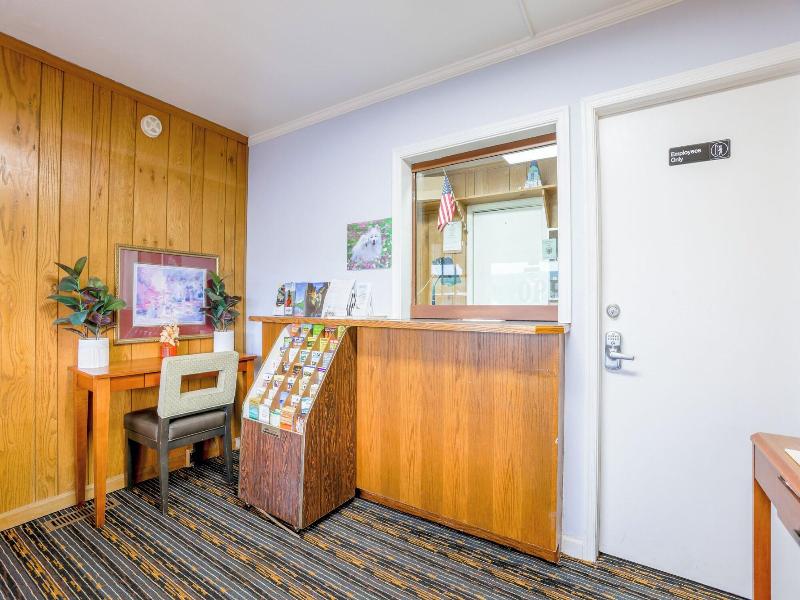 Relax Inn By Oyo Natural Bridge I 81