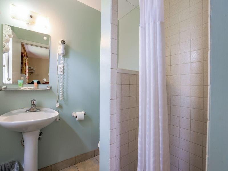 Relax Inn By Oyo Natural Bridge I 81 — photo 45