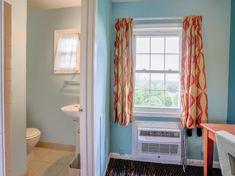 Relax Inn By Oyo Natural Bridge I 81 — photo 41