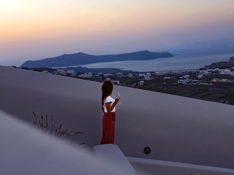 Arxegono Cave Houses Santorini