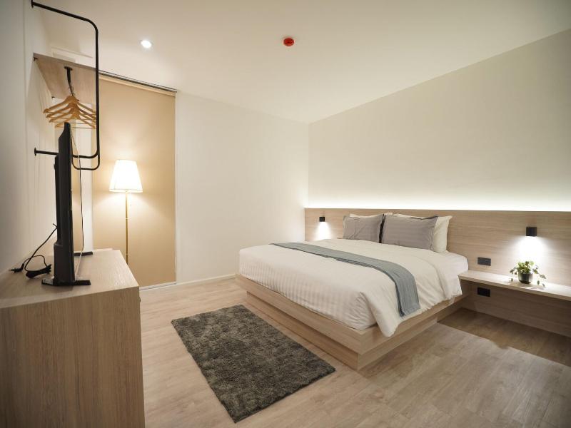 E11 Hotel Bts Punnawithi image