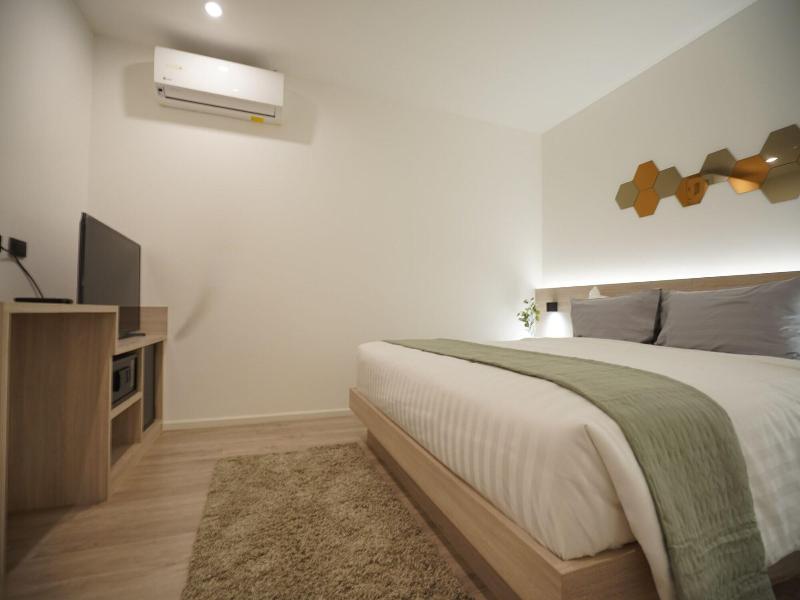 E11 Hotel Bts Punnawithi image