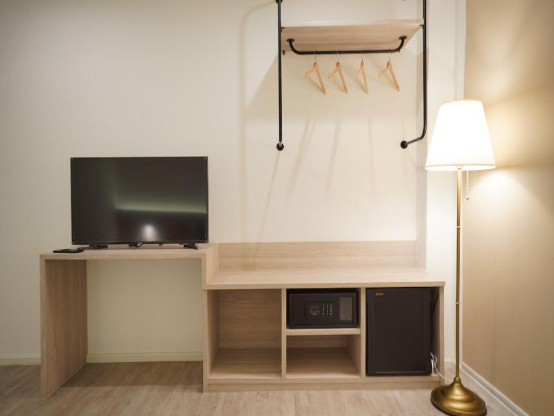 E11 Hotel Bts Punnawithi image