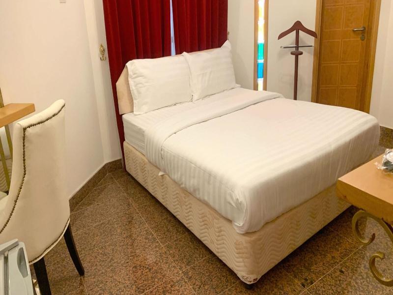 Oyo 153 Qurum Heights Hotel — view