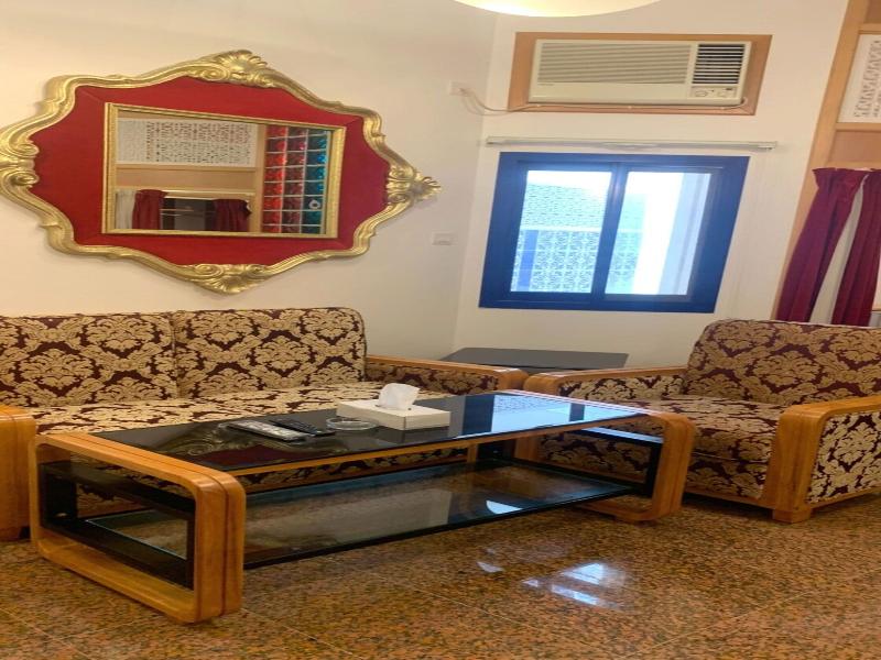 Oyo 153 Qurum Heights Hotel image