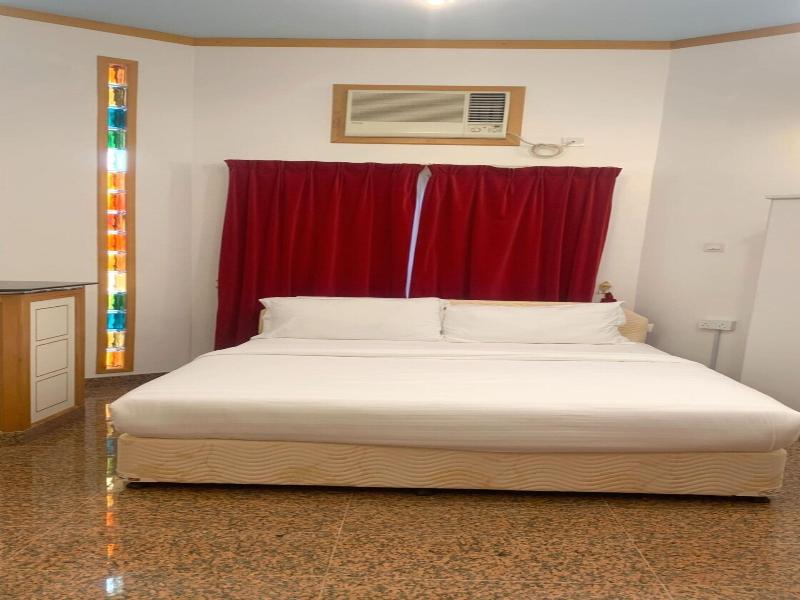 Oyo 153 Qurum Heights Hotel image
