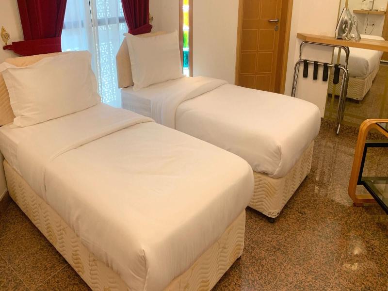 Oyo 153 Qurum Heights Hotel image
