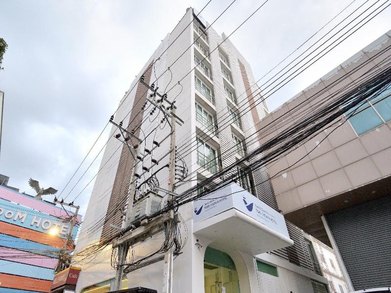 Tori Crown Hotel image